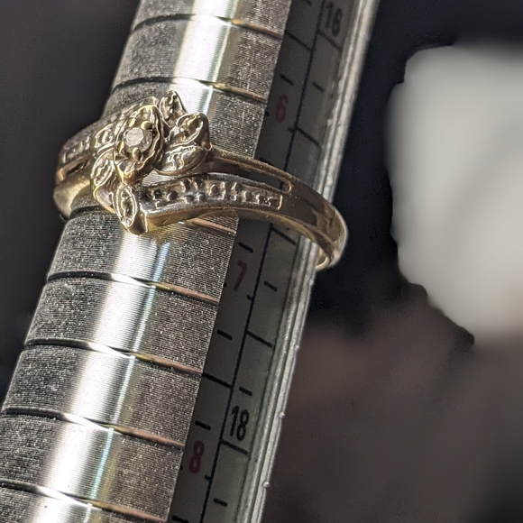 Vintage 10K Gold 6.5 Size Ring with Diamond Clusters Gorgeous 🥰 piece - Picture 7 of 15